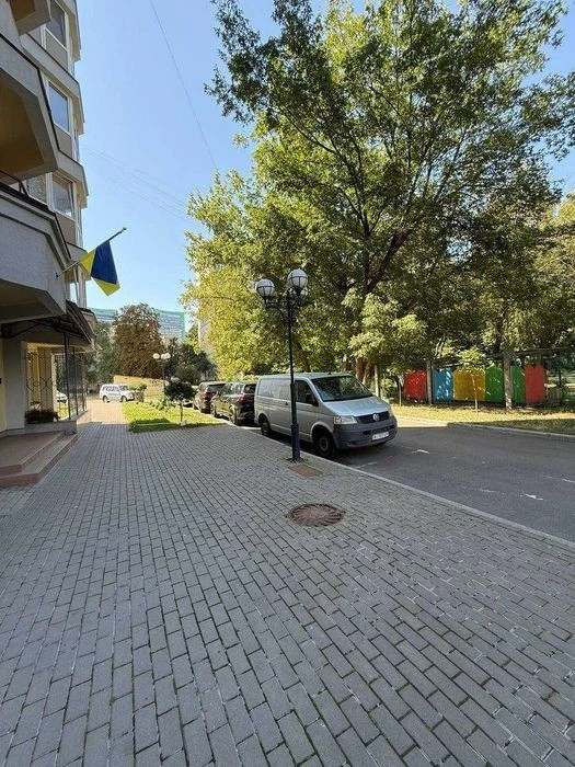 Оренда 3 кімнатної квартири вул. Макіївська, 10-Б