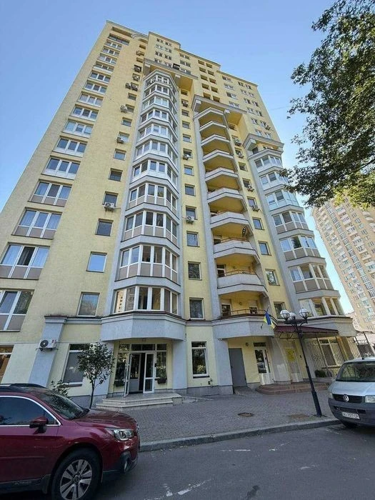 Оренда 3 кімнатної квартири вул. Макіївська, 10-Б