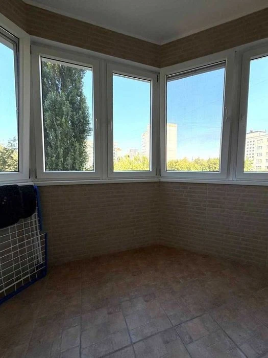 Оренда 3 кімнатної квартири вул. Макіївська, 10-Б