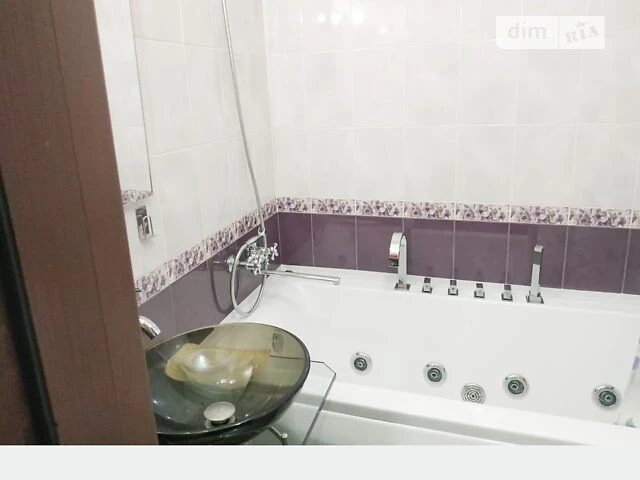 Довготривала оренда 1к квартири на вул. Новопирогівська 44 •