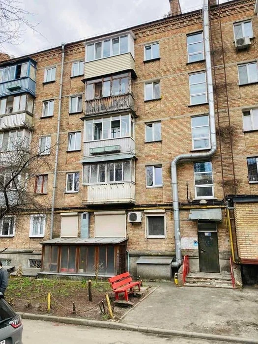 * 1к. кв. Зоологічна 4а Лукʼянівська КПІ