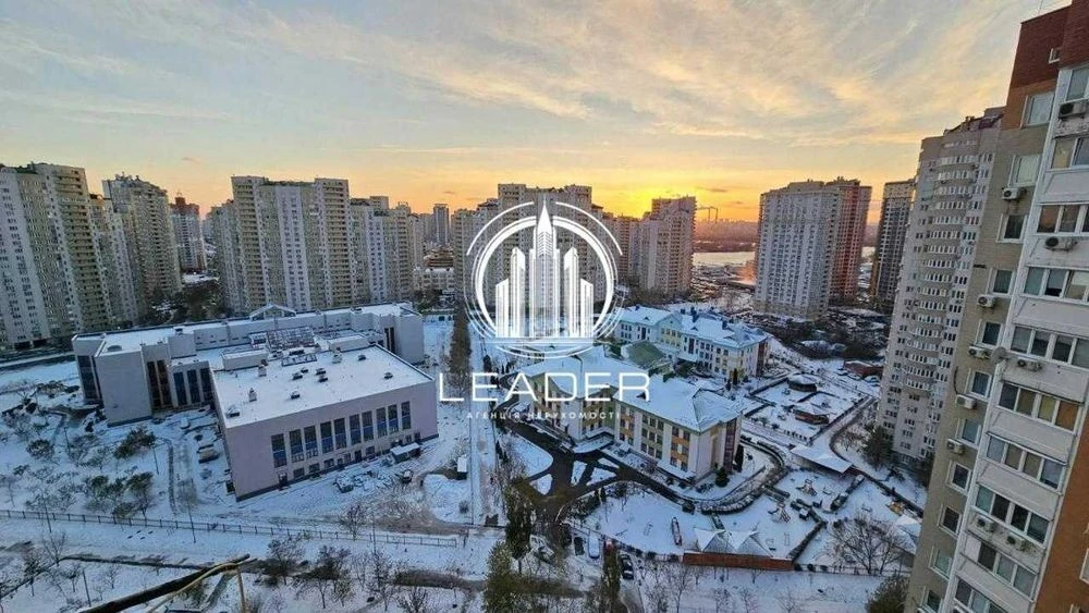 Спальня + кухня-студия 74 м2, Урловская, 19, м. Позняки - Ос