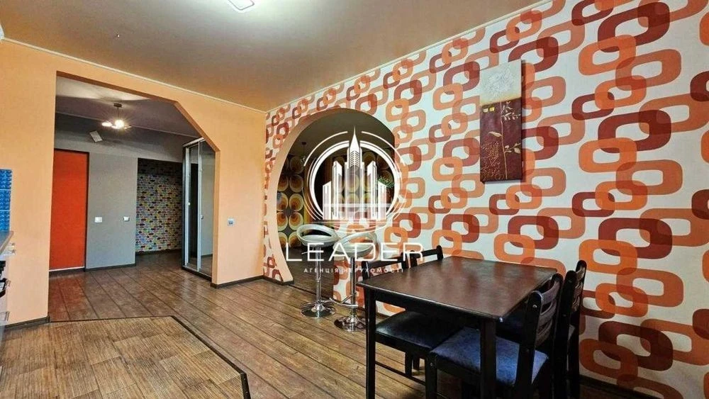 Спальня + кухня-студия 74 м2, Урловская, 19, м. Позняки - Ос