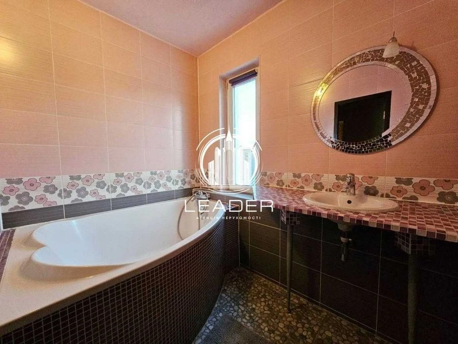Спальня + кухня-студия 74 м2, Урловская, 19, м. Позняки - Ос