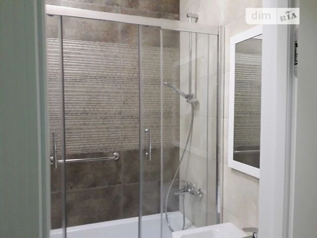 Довготривала оренда 1к квартири на просп. Берестейський 26 •