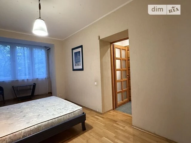 Довготривала оренда 3к квартири на вул. Предславинська 38 •