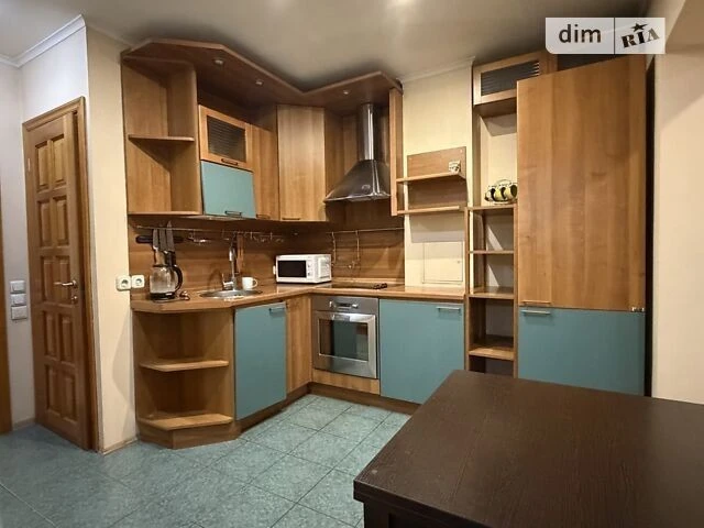 Довготривала оренда 3к квартири на вул. Предславинська 38 •