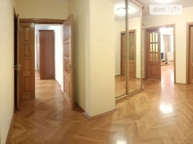 Довготривала оренда 4к квартири на вул. Олександра Кониськог