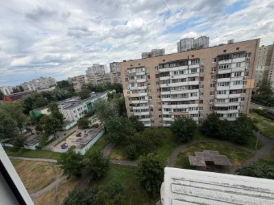 2-к квартиру, пр-т Бажана 9-А. Метро Харківська - 3 хвилини.