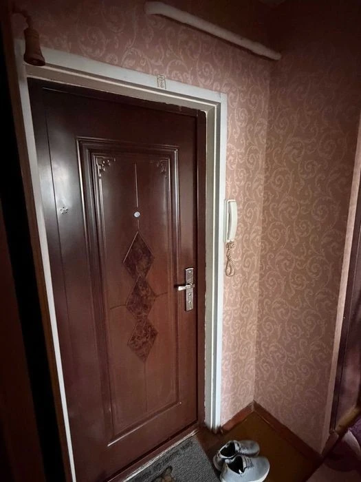 2-к квартиру, пр-т Бажана 9-А. Метро Харківська - 3 хвилини.
