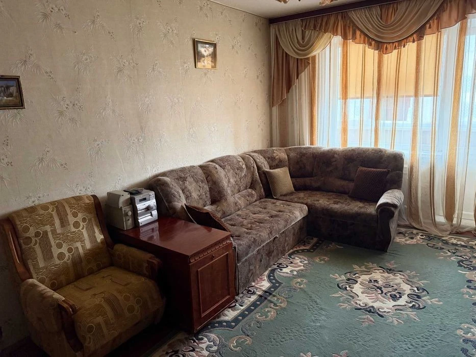 2-к квартиру, пр-т Бажана 9-А. Метро Харківська - 3 хвилини.