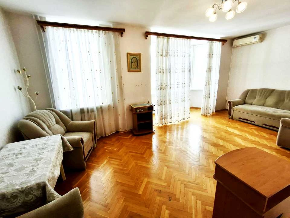 Квартира. Київ, Павла Тичини просп.