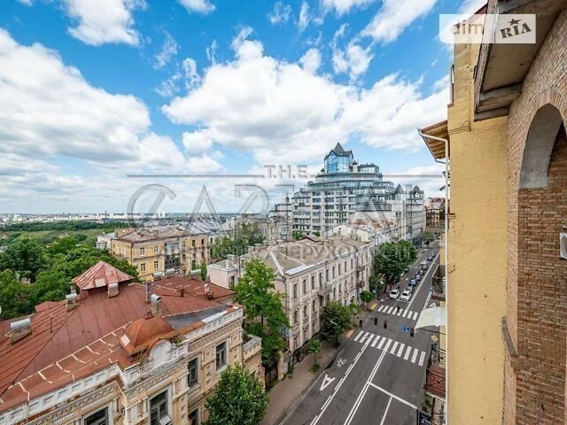 Продажа 3к квартиры 76 кв. м по ул. Большая Житомирская 27 •