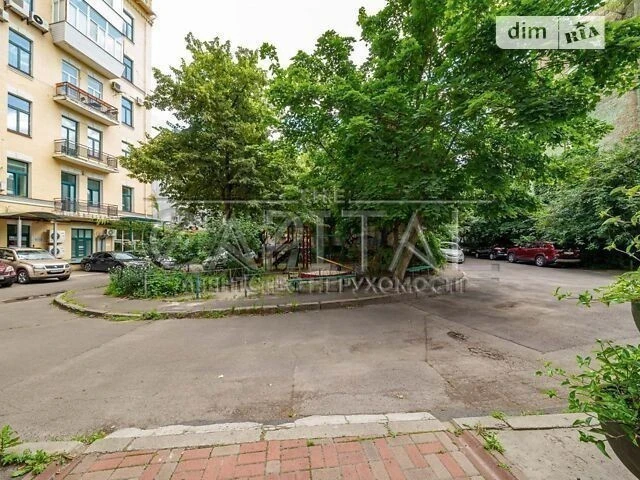 Продажа 3к квартиры 76 кв. м по ул. Большая Житомирская 27 •