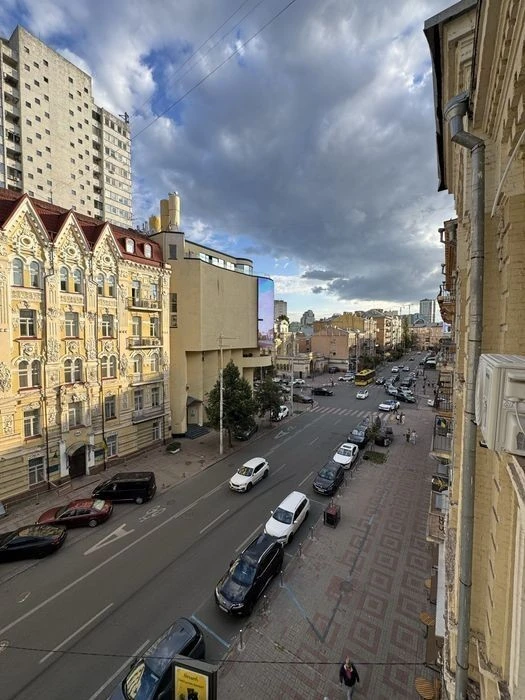 Без % | Оренда 4-кімнатної квартири 142 м² у центрі Києва |