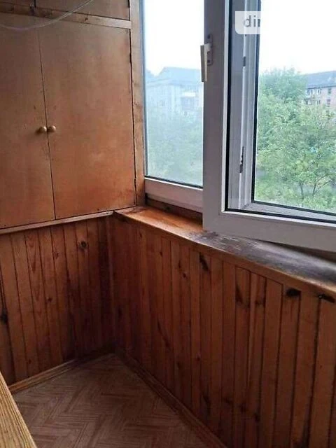 Довготривала оренда 2к квартири на вул. Івана Миколайчука 7