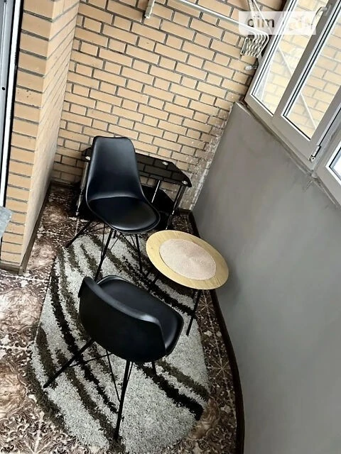 Довготривала оренда 2к квартири на вул. В'ячеслава Чорновола