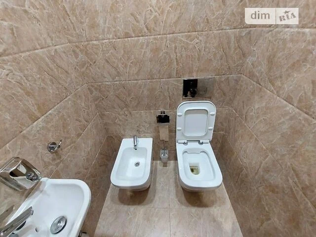 Довготривала оренда 2к квартири на вул. Драгоманова 10 • ID