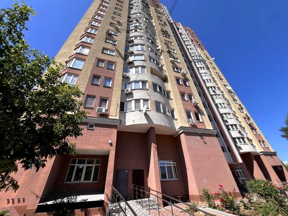 Квартира. Київ, Науки просп.