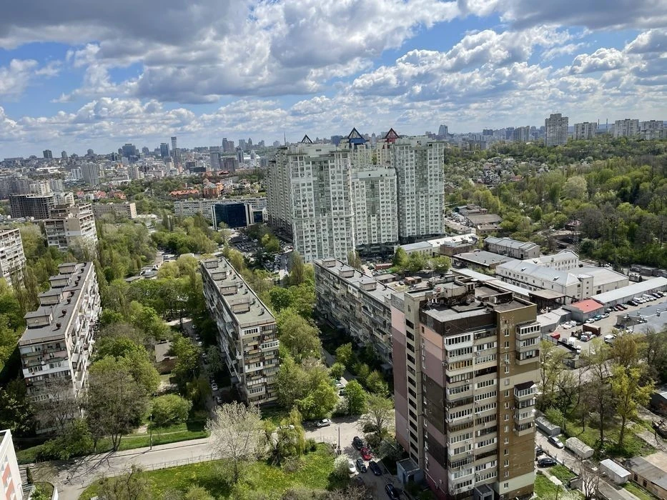 ЖК Династія 3-к 96 м.