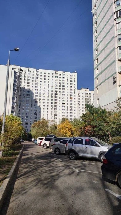 Сдам 1-х ком. квартиру на Драгоманова!