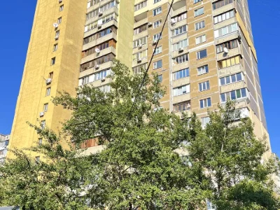 Квартира. Київ, Радунська вул.