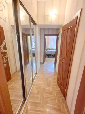 Сдам двокімнатну квартиру в центрі Києва