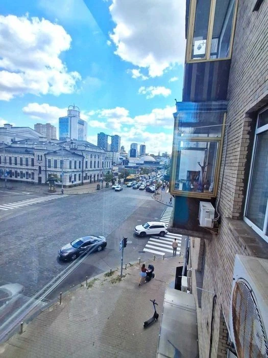 Сдам двокімнатну квартиру в центрі Києва