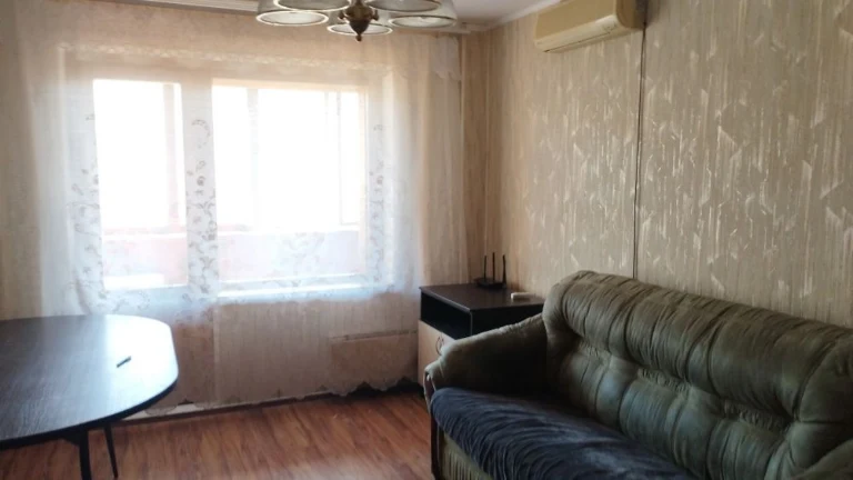 Сдаю в довгострокову оренду 3-кімнатну квартиру 6 хв. до мет