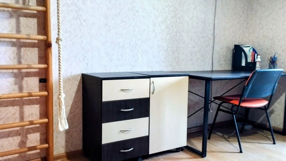 Сдаю в довгострокову оренду 3-кімнатну квартиру 6 хв. до мет