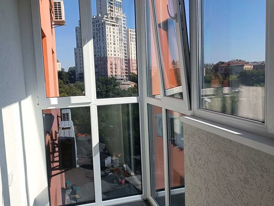 Квартира. Київ, Загорівська вул. (Багговутівська)