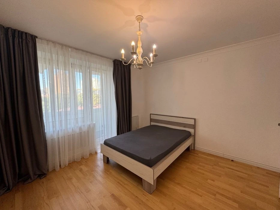 Оренда дворівневої квартири 190 м2 вул. Олександра Кониськог