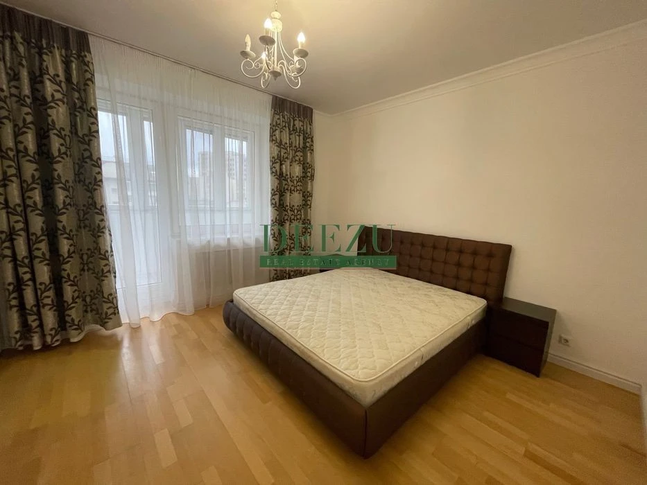 Оренда дворівневої квартири 190 м2 вул. Олександра Кониськог