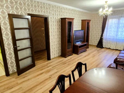 Квартира. Київ, Драгоманова вул.