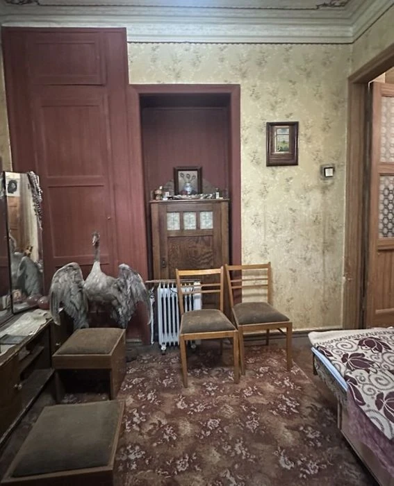 Selling a 3-room apartment in the center on Gosprom