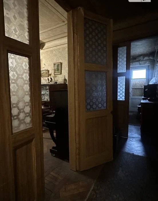 Selling a 3-room apartment in the center on Gosprom