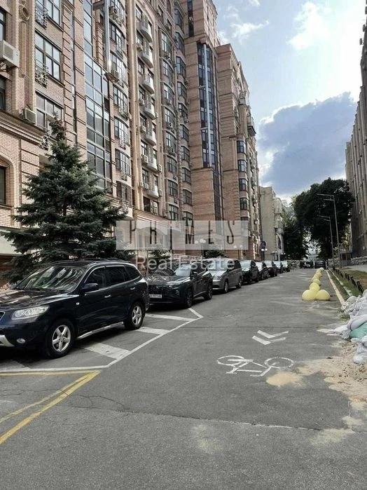 Оренда 4к квартири, вул. Паторжинського, 14, Центр