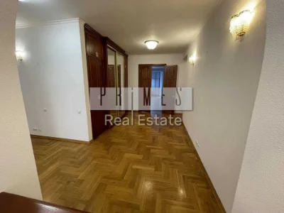 Оренда 4к квартири, вул. Паторжинського, 14, Центр