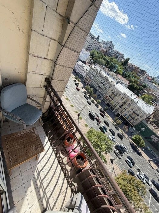Оренда 3 кімнатної квартири в центрі на Хрещанику