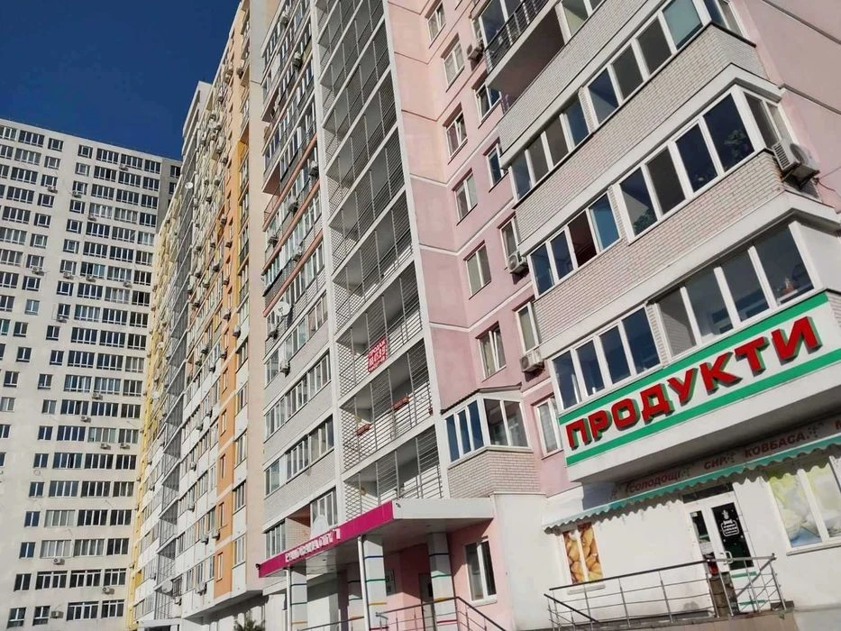 Ст. м. «Деміївська», Район пр. Науки, вул. Ракетна 24, секці