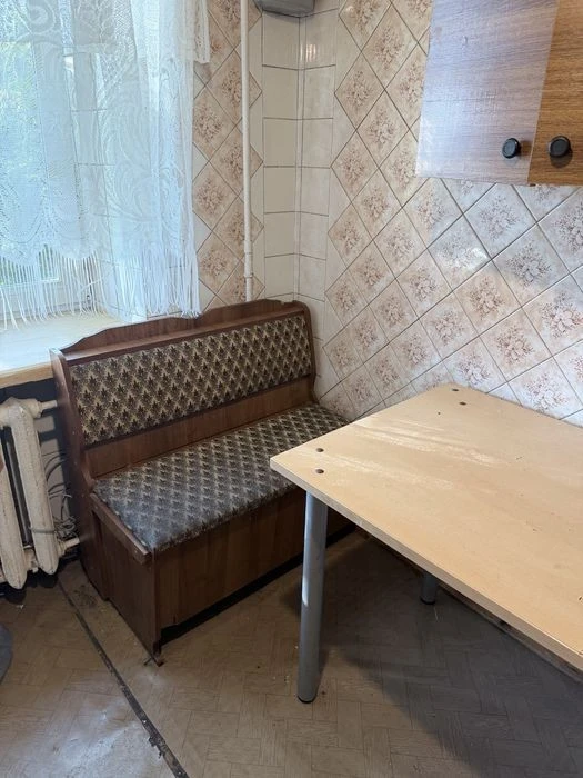 Здам в оренду ДВОКІМНАТНУ квартиру на Дорогожичах. Метро 10