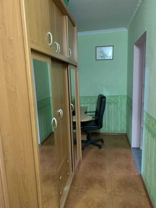 Здам 2 х кімнатну Ялтинська 15