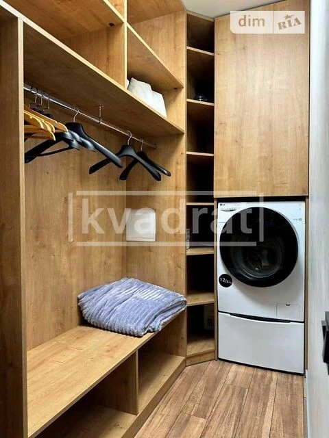 Довготривала оренда 3к квартири на вул. Предславинська 55А •