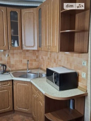Довготривала оренда 1к квартири на вул. Срібнокільська 8А •