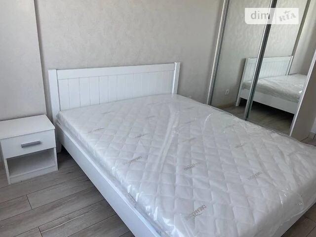 Довготривала оренда 1к квартири на вул. Салютна 2 • ID 34763