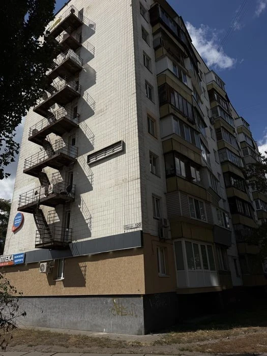 Довгостроково здам 1-к. квартиру біля метро Вирлиця, вул. Ка