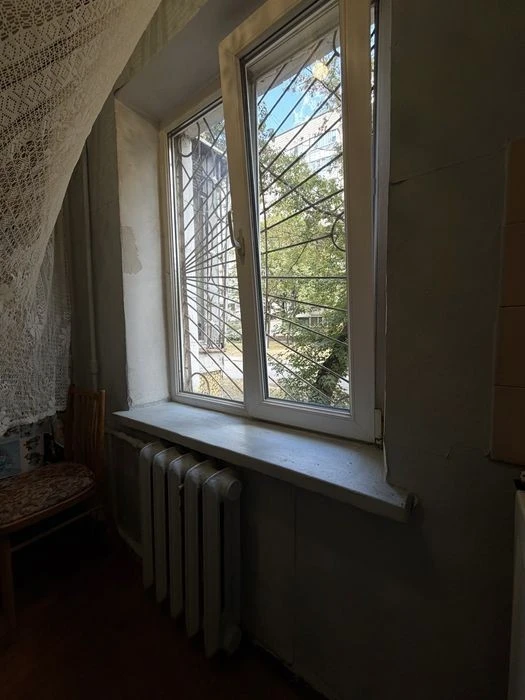 Довгостроково здам 1-к. квартиру біля метро Вирлиця, вул. Ка