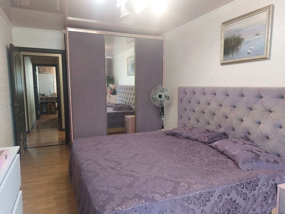 2 поверх | 3 кімнати 70 м2 | 3 окремі спальні | Ремонт | Без