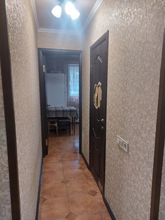 2 поверх | 3 кімнати 70 м2 | 3 окремі спальні | Ремонт | Без