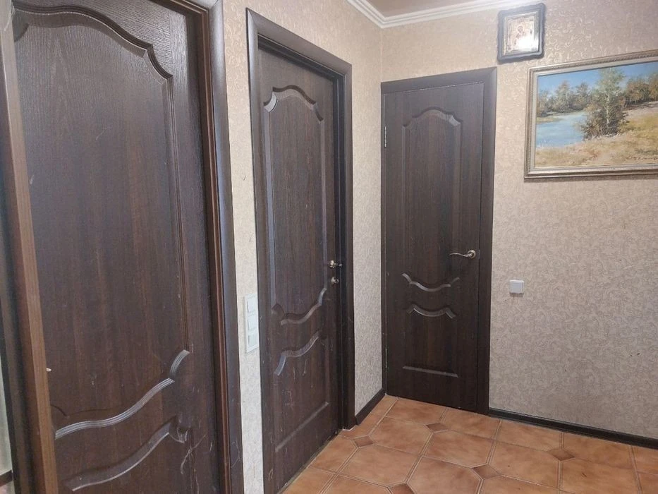2 поверх | 3 кімнати 70 м2 | 3 окремі спальні | Ремонт | Без